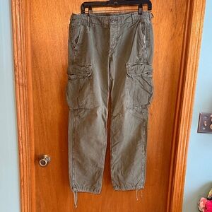 American Eagle Outfitters Women’s Olive Green Ex-Boyfriend Cargo Pants sz 6